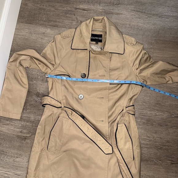 Express Classic Beige/Khaki Trench Coat - Picture 7 of 8